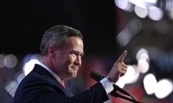 مرشح ترامب للأمن القومي يوجه إلى إيران