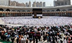 السعودية تبعد 300 ألف شخص من مكة