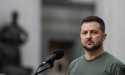 بسبب الفساد .. زيلينسكي يقيل المسؤولين عن مراكز التجنيد العسكرية