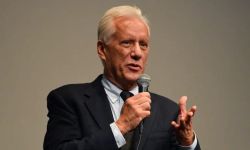 مواقع التواصل تفضح عنصرية منتج "أوبنهايمر"