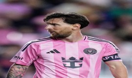 ميسي بعدما يصبح أسرع لاعب يصل إلى حاجز 920 هدفاً