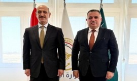 الخطوط الجوية واتحاد الكرة يبحثان الجوانب الفنية لنقل بعثة المنتخب الوطني