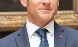 فرنسا تقرر تزويد أوكرانيا بصواريخ بعيدة المدى