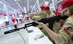 روسيا تعلن تدريب الطلاب على المسيرات القتالية