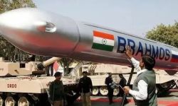 من الطائرات المسيّرة إلى الرؤوس النووية: مقارنة للقدرات العسكرية بين الهند وباكستان