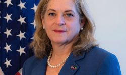 السفيرة الأميركية في بغداد ألينا رومانوسكي :لم يتم فرض عقوبات على أي من البنوك العراقية
