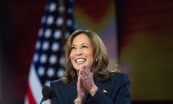 هاريس تتقدم على ترامب حسب الاستطلاعات