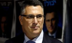 جدعون ساعر يستقيل من حكومة الطوارئ ويضع نتنياهو في أزمة