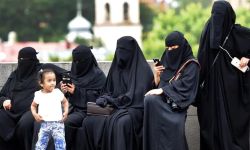 كازاخستان تحظر النقاب والبرقع في الأماكن العامة