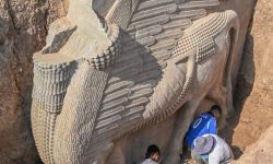 الهيئة العامة للآثار والتراث تكشف عن استظهار ثور مجنح يعود إلى العصر الآشوري