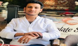 "دولة الخرز" .. الشاعر والصحفي إيهاب شغيدل يكتب عن الثورة والجدات واللعب
