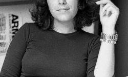 الفنانة الفرنسية الإيرانية مرجان ساترابي تفوز بجائزة أميرة أستورياس للأدب