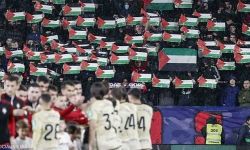 مشجعو فريق إسباني يرفعون علم فلسطين تضامنا مع غزة