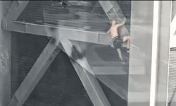 بريطاني يتسلق ناطحة السحاب "ليدنهال" وسط لندن