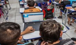 وزيرة التعليم البولندية: التربية الوطنية ألعاب سياسية !