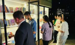 مكتبة مجانية في الهواء الطلق