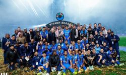 الهلال يتوج بكأس موسم الرياض