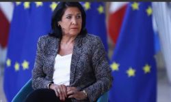 رئيسة جورجيا تدعو ماكرون لإخراج القوقاز من النفوذ الروسي