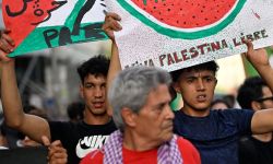 إسبانيون يدعون حكومتهم لمقاطعة الكيان الصهيوني في جميع المجالات..