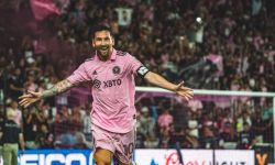 ميسي يختار 10 نجوم لعب إلى جوارهم خلال مسيرته الكروية