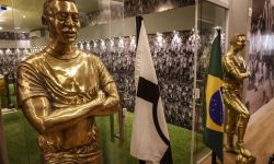 مطلي بالذهب.. البرازيل تدشن ضريحا ضخما للأسطورة بيليه