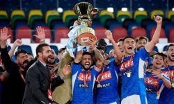 نابولي بطلاً للدوري الإيطالي بعد غياب 33 عاماً