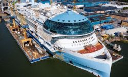 أكبر سفينة سياحية في العالم تبحر للمرة الأولى