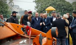 إحالة (50) محلة سكنية وشوارع رئيسية للاكساء والتطوير