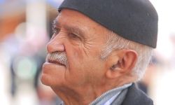 الشاعر المغربي عبد الكريم الطبال ينال جائزة أحمد شوقي للشعر