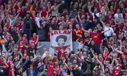 ليفربول يتوج بلقب بطل الدوري الإنجليزي