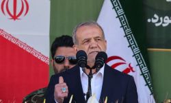 بزشكيان: ترامب يتحدث عن السلام ويهدد بالحرب في نفس الوقت