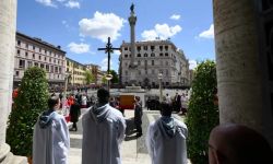 بعد جنازة البابا الأنظار تتجه إلى من سيخلفه