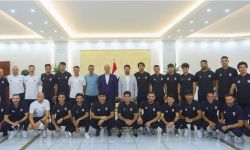 وفد منتخبنا الوطني يغادر إلى الدوحة