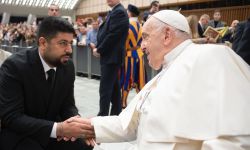 تزامناً مع ميلاد السيد المسيح..  د. علي الموسوي يلتقي قداسة البابا فرنسيس