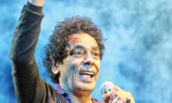 محمد منير يتهيأ للعلاج في ألمانيا