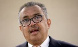 نجاة مدير منظمة الصحة من القصف الإسرائيلي على مطار صنعاء