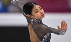 "آثار قبلة على عنق فتى" تدمر مستقبل متزلجة على الجليد