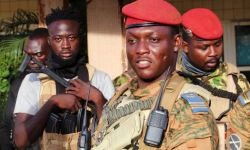 بوركينا فاسو تطرد ثلاثة دبلوماسيين فرنسيين بسبب "نشاطات تخريبية"