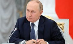 بوتين يهدد بإنتاج أسلحة نووية