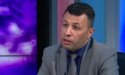 أنباء عن صدور مذكرة إلقاء قبض بحق الشاعر أحمد عبد السادة بعد تجاوزه على السيد الصدر.