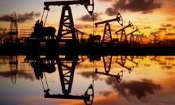 صعود أسعار النفط وبرنت يسجل 80 دولاراً