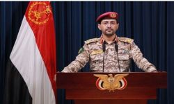 الحوثيون: هجوم صاروخي يستهدف حاملة طائرات أمريكية في البحر الأحمر