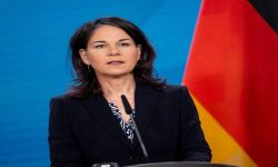 "الجنس مقابل المال".. صحيفة ألمانية تفجر "فضيحة كبرى" تهدد مستقبل وزيرة الخارجية الألمانية السياسي