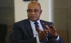 الرئيس الكولومبي يوجّه بفتح سفاره لبلاده في رام الله