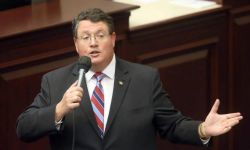 راندي فاين يدعو إلى قصف غزة نووياً