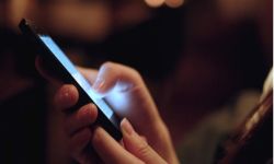 دراسة: الاستخدام المفرط للهاتف يقصر العمر