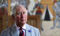 الفيلسوف والمنجم الفرنسي نوستراداموس : عهد الملك تشارلز معرض للخطر