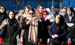 إيران تعلن إلغاء "شرطة الآداب"