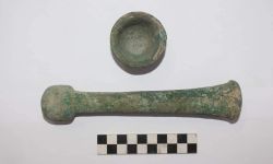 مواطن عراقي يسلم أكثر من ألف قطعة آثارية لمفتشية الديوانية