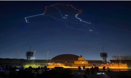 رسم خارطة العراق عبر تقنية الدرون شو في ساحة الاحتفالات في بغداد